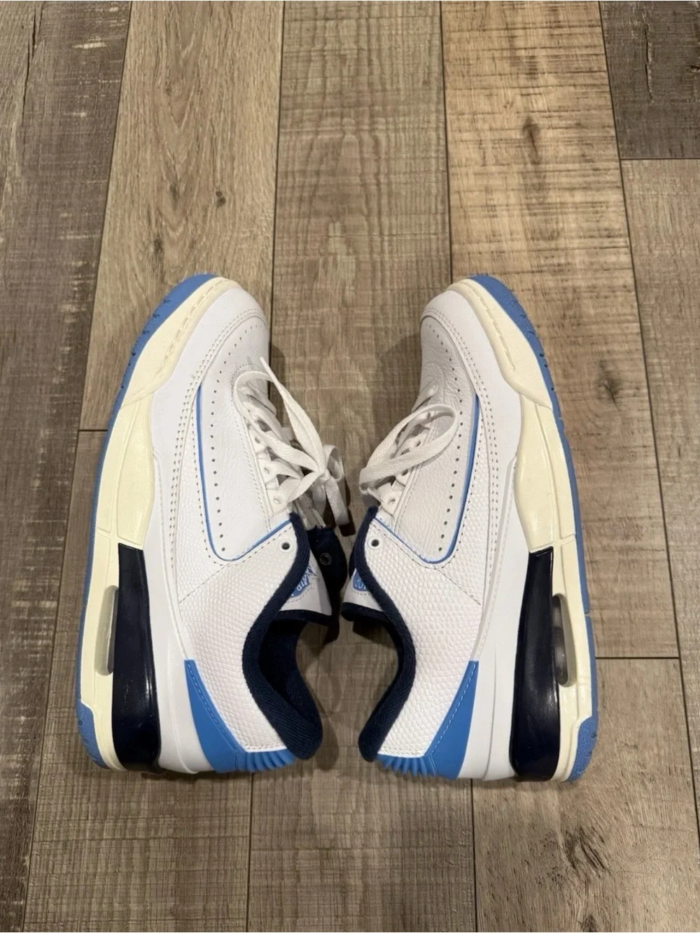 Jordan 2 Low / Men's White Navy and Light Blue Low-Top Sneakers